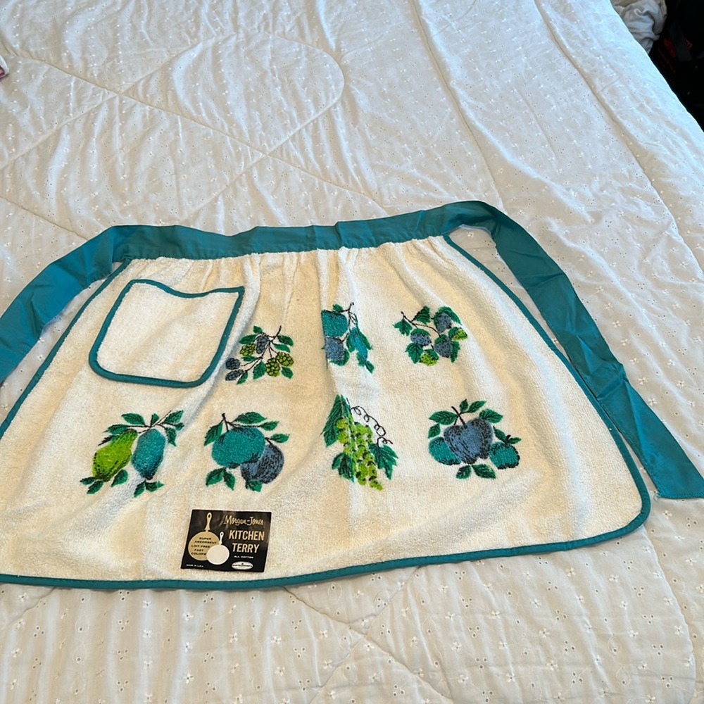 VINTAGE NWOT never worn waist terry waist apron